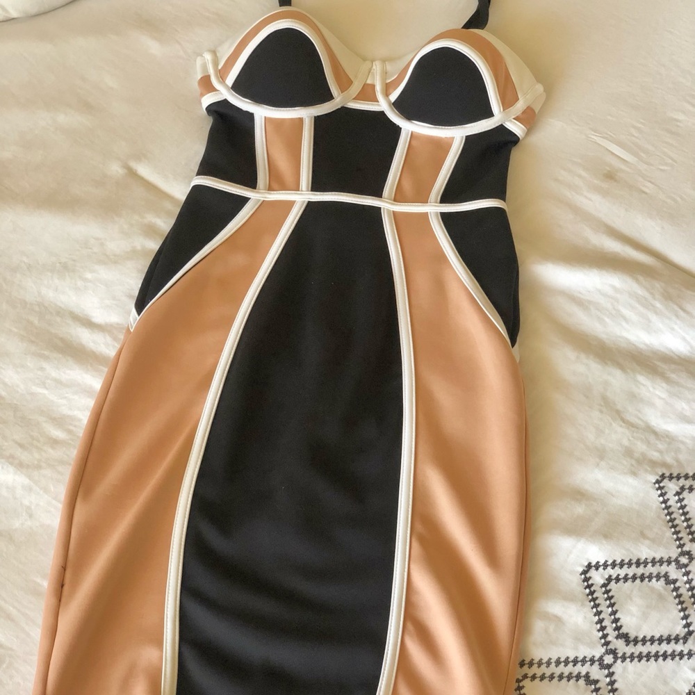 Structured body con dress